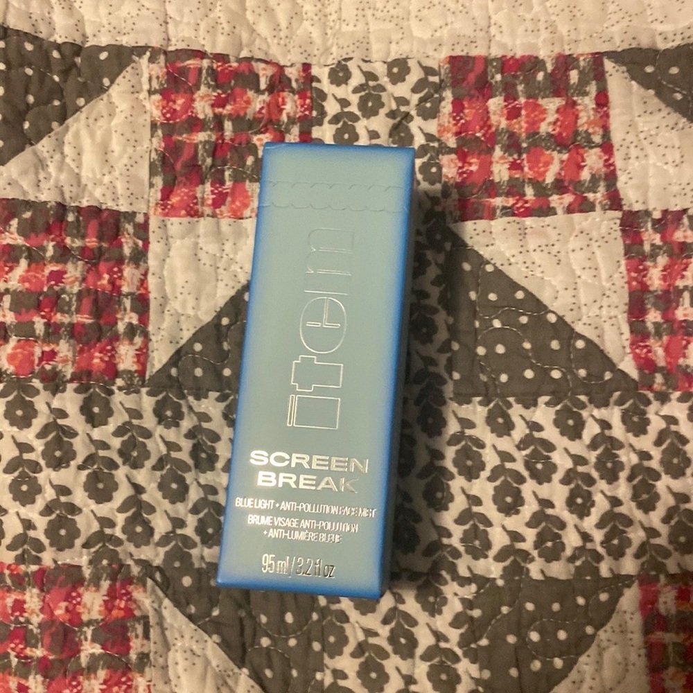 ITEM BEAUTY
Screen Break Blue Light + Anti-Pollution Fce Mist